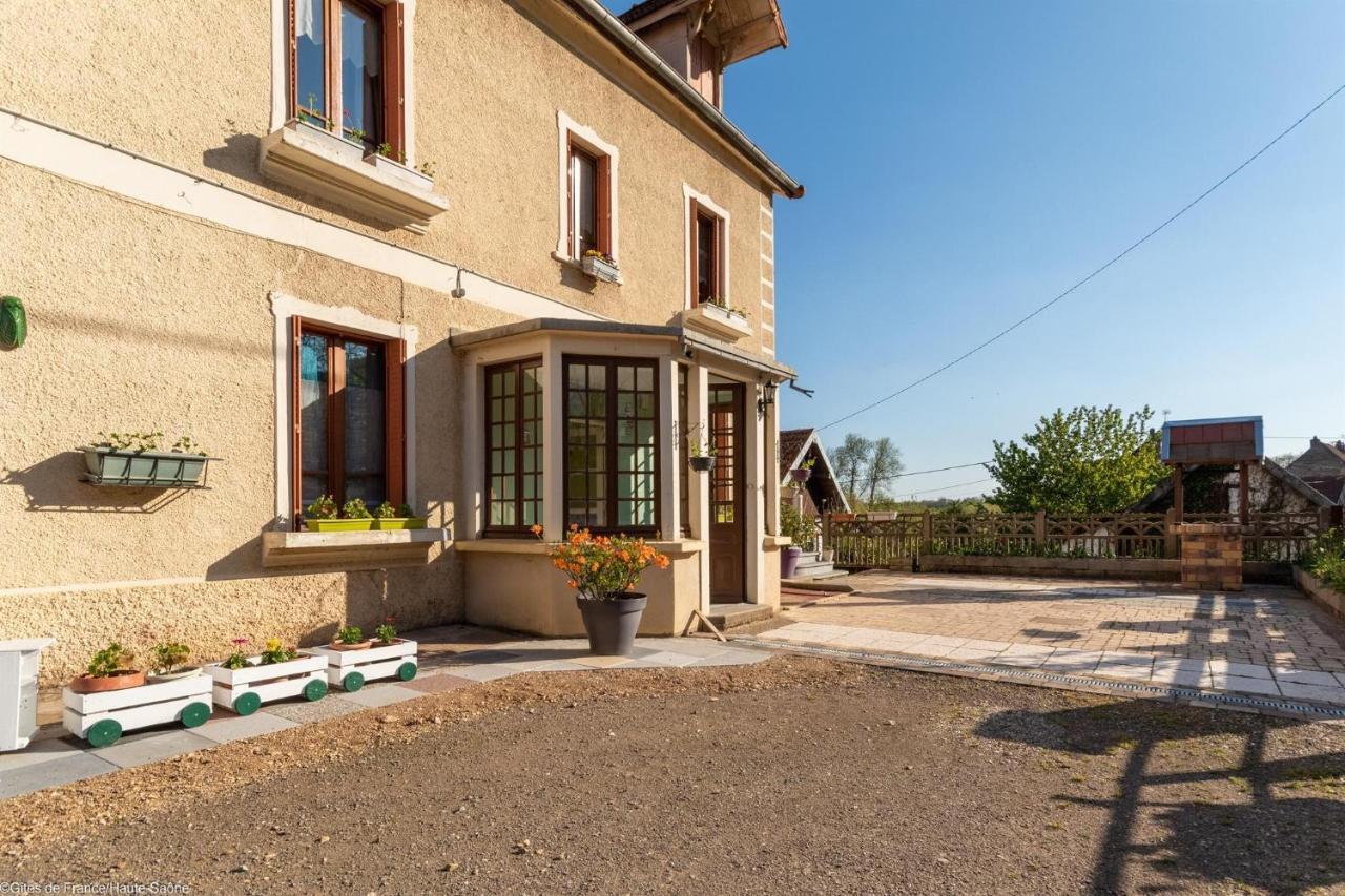 Les Hirondelles Vila Pesmes Exterior foto