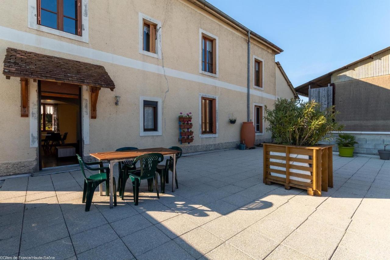 Les Hirondelles Vila Pesmes Exterior foto